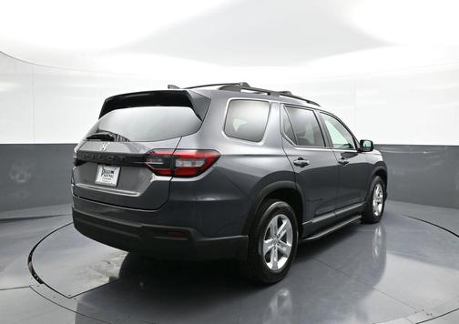 2023 Honda Pilot AWD LX