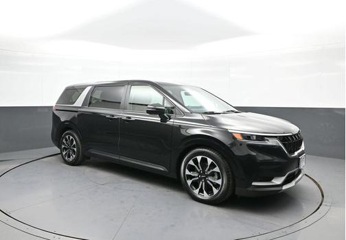 2023 Kia Carnival EX