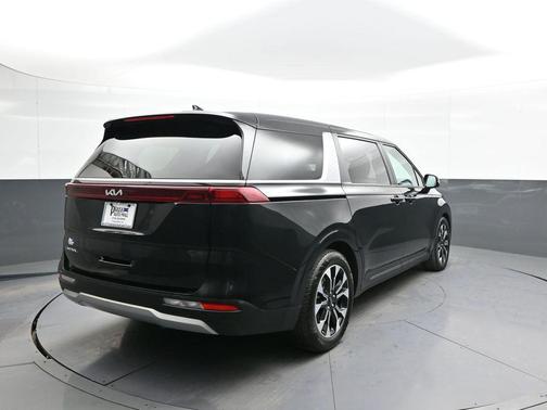 2023 Kia Carnival EX