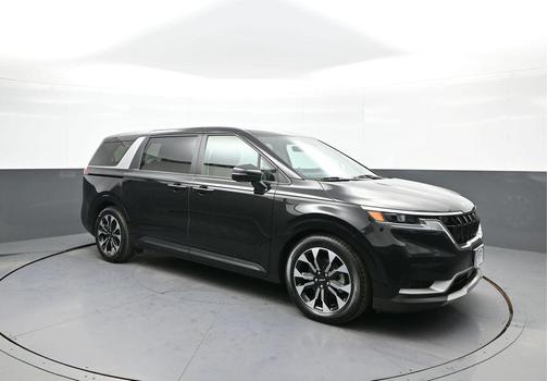 2023 Kia Carnival EX