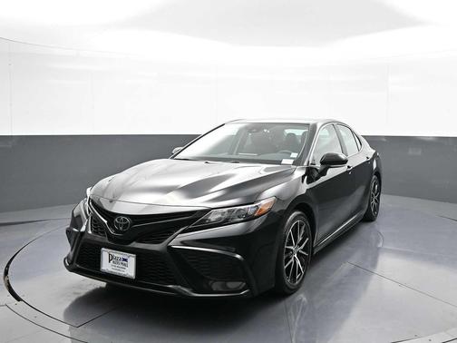 Midnight Black Metallic 2024 Toyota Camry SE