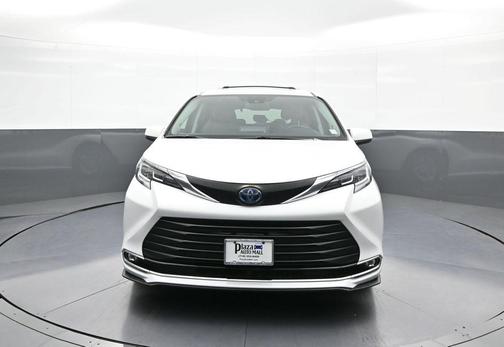 2022 Toyota Sienna XLE