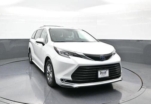 2022 Toyota Sienna XLE