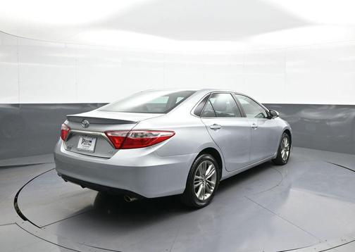 Celestial Silver Metallic 2017 Toyota Camry SE