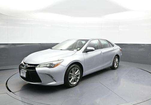 Celestial Silver Metallic 2017 Toyota Camry SE