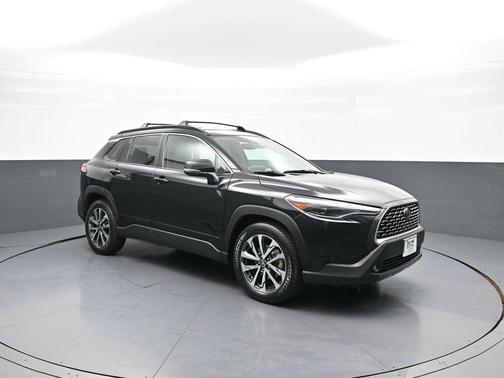 Jet Black 2024 Toyota Corolla Cross XLE