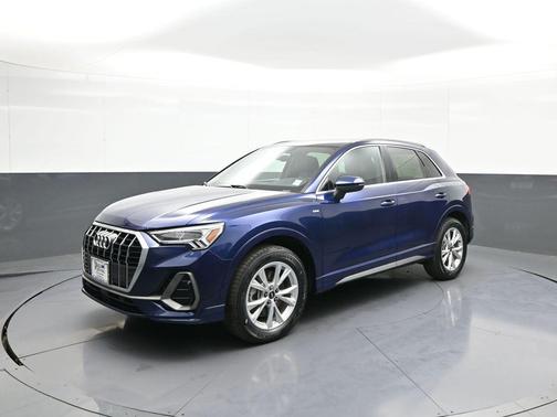 Navarra Blue Metallic 2023 Audi Q3 45 S line Premium Plus