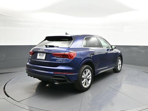 Navarra Blue Metallic 2023 Audi Q3 45 S line Premium Plus