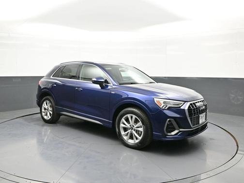 Navarra Blue Metallic 2023 Audi Q3 45 S line Premium Plus