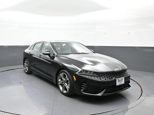 Ebony Black 2024 Kia K5 EX