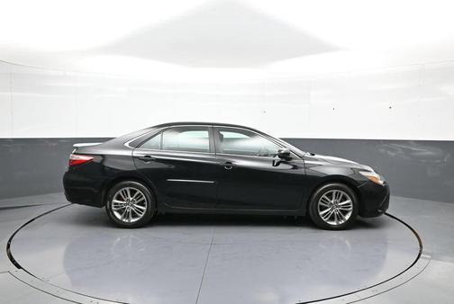 Midnight Black Metallic 2016 Toyota Camry LE