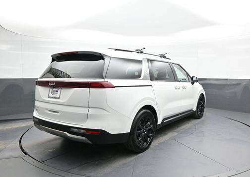 2024 Kia Carnival SX