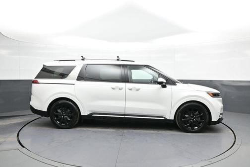 2024 Kia Carnival SX