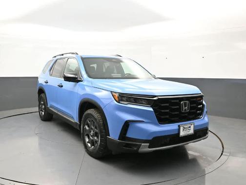 Diffused Sky Pearl 2024 Honda Pilot TrailSport