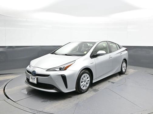 2022 Toyota Prius LE