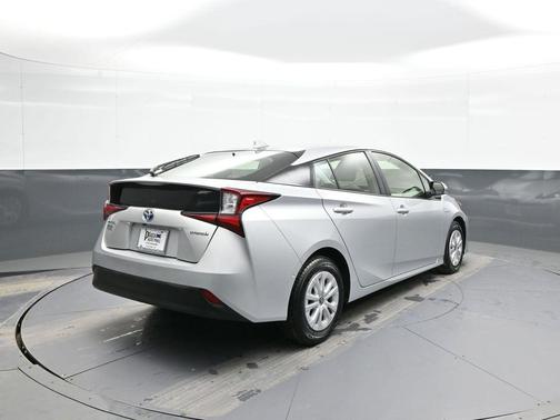 2022 Toyota Prius LE