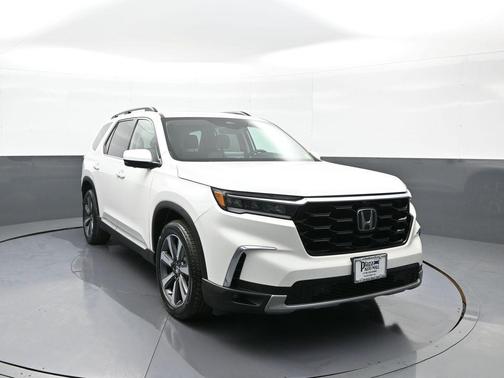 Platinum White Pearl 2023 Honda Pilot AWD Elite