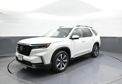 Platinum White Pearl 2023 Honda Pilot AWD Elite