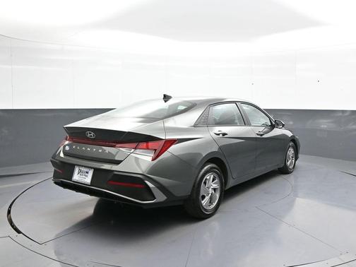 Amazon Gray 2025 Hyundai ELANTRA SE