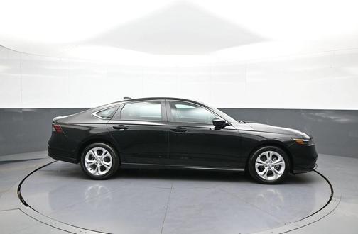 Crystal Black Pearl 2024 Honda Accord LX 1.5T