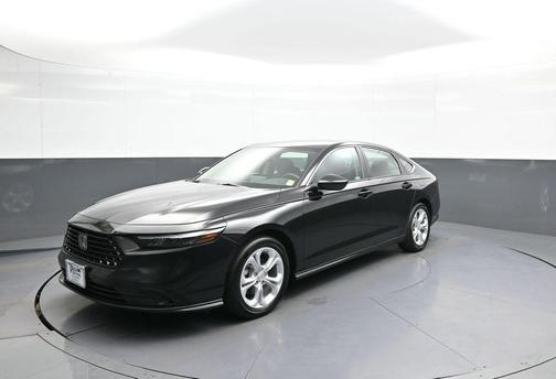 Crystal Black Pearl 2024 Honda Accord LX 1.5T