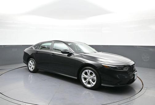 Crystal Black Pearl 2024 Honda Accord LX 1.5T