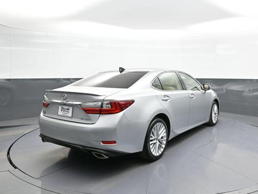 Silver Lining Metallic 2016 Lexus ES 350 Base