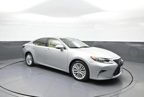 Silver Lining Metallic 2016 Lexus ES 350 Base