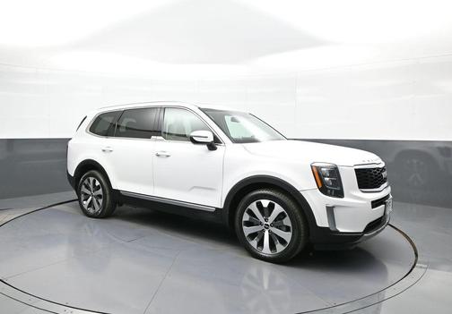 Glacial White Pearl 2022 Kia Telluride EX