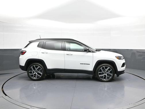 Bright White Clearcoat 2025 Jeep Compass Limited