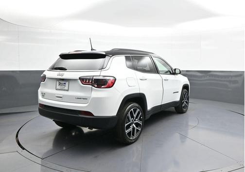 Bright White Clearcoat 2025 Jeep Compass Limited