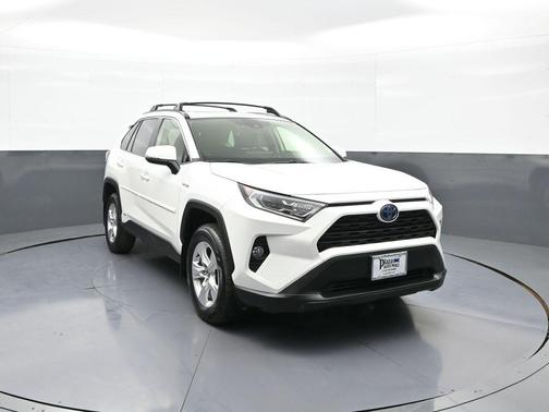 Super White 2021 Toyota RAV4 Hybrid XLE