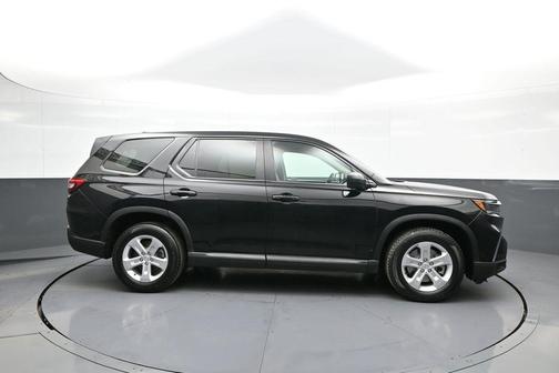 2023 Honda Pilot AWD LX