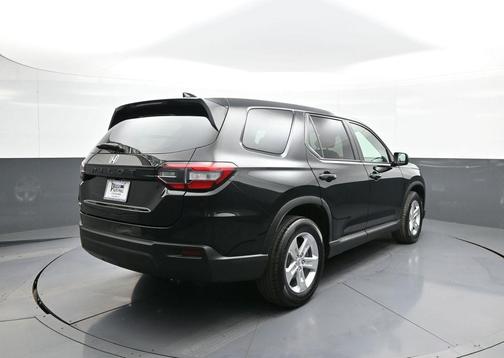 2023 Honda Pilot AWD LX