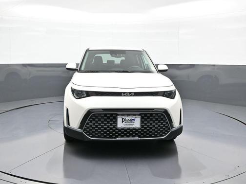 Snow White Pearl 2023 Kia Soul EX