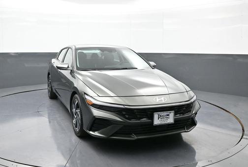 2025 Hyundai ELANTRA SEL