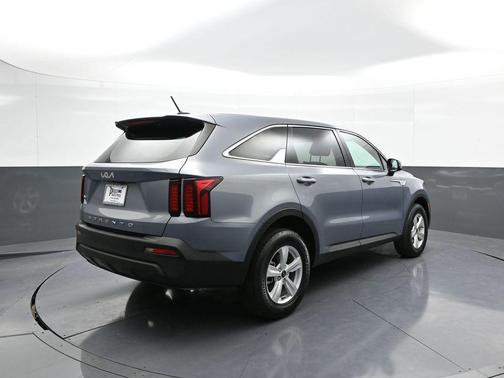 2022 Kia Sorento LX