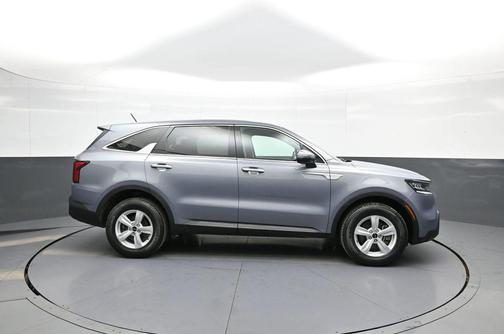 2022 Kia Sorento LX