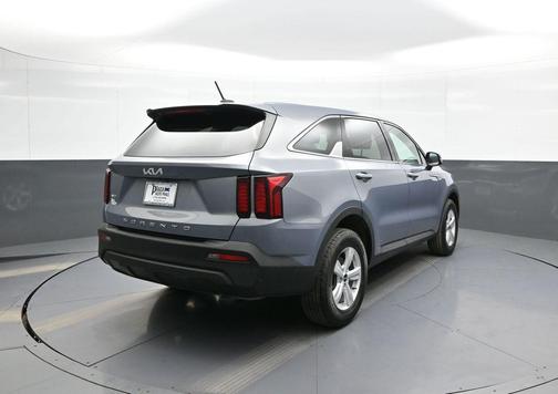 2022 Kia Sorento LX
