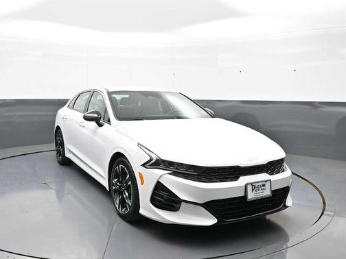 Glacial White Pearl 2024 Kia K5 GT-Line