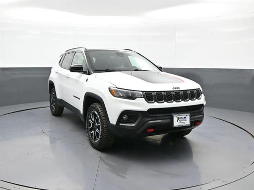 Bright White Clearcoat 2025 Jeep Compass Trailhawk