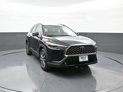 2025 Toyota Corolla Cross XLE