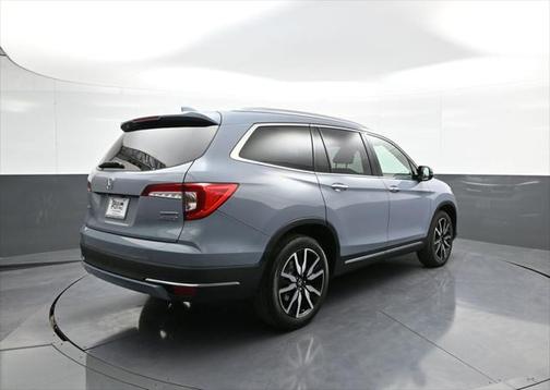 2022 Honda Pilot Touring 8-Passenger