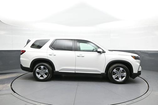 2023 Honda Pilot AWD EX-L 8 Passenger