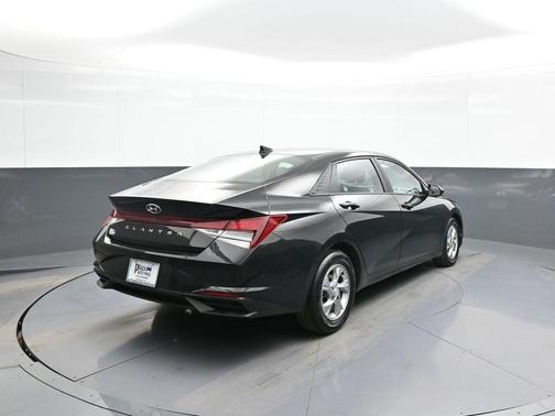 Phantom Black 2021 Hyundai ELANTRA SE
