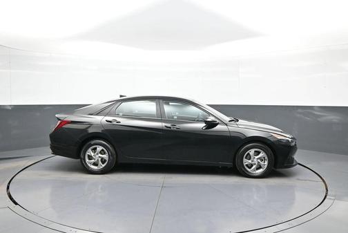 Phantom Black 2021 Hyundai ELANTRA SE