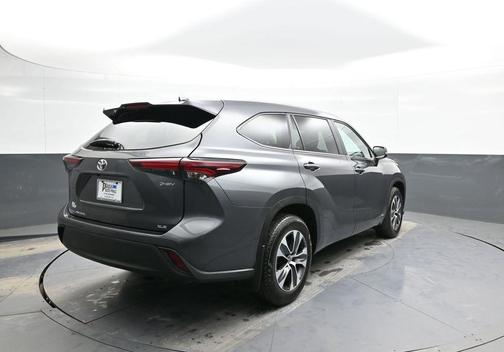 2025 Toyota Highlander Hybrid XLE