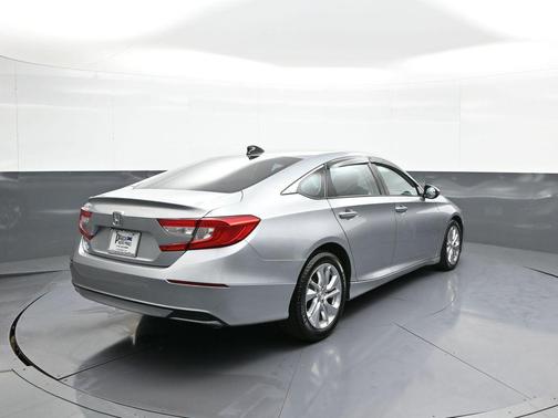 Lunar Silver Metallic 2018 Honda Accord LX
