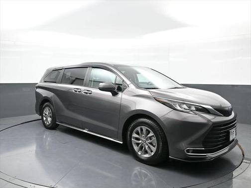 2023 Toyota Sienna XLE 7 Passenger