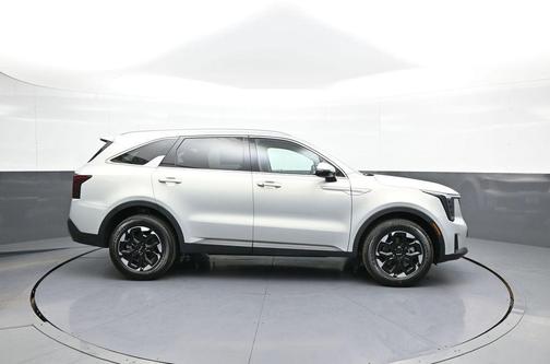 Ivory 2026 Kia Sorento S